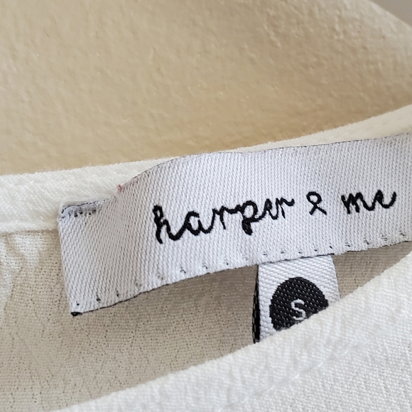 Harper and Me White blouse with tie front with ruffle cuff, small size - Picture 8 of 8